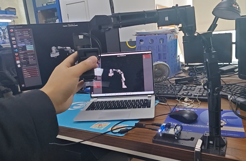 mujoco Franka仿真测试.png